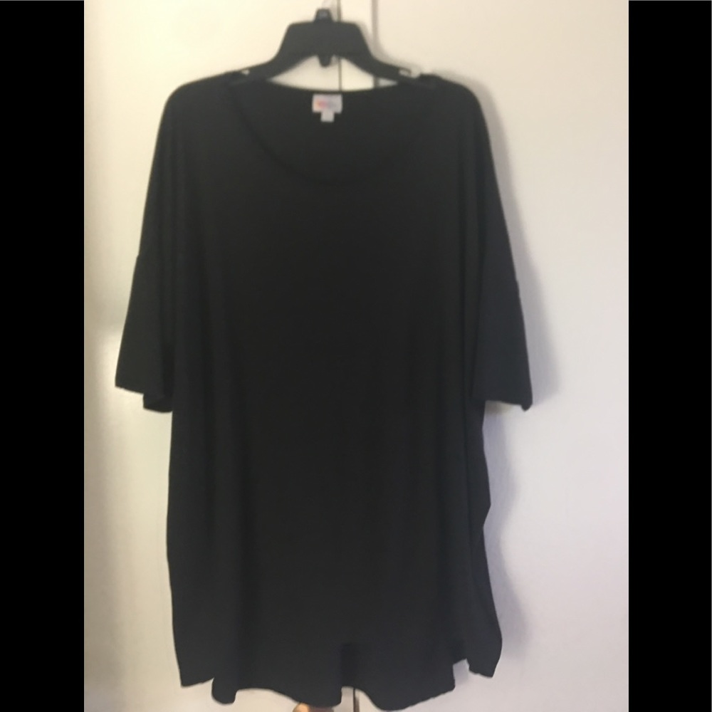 🦄🦄 Solid Black lularoe Irma size 2xl